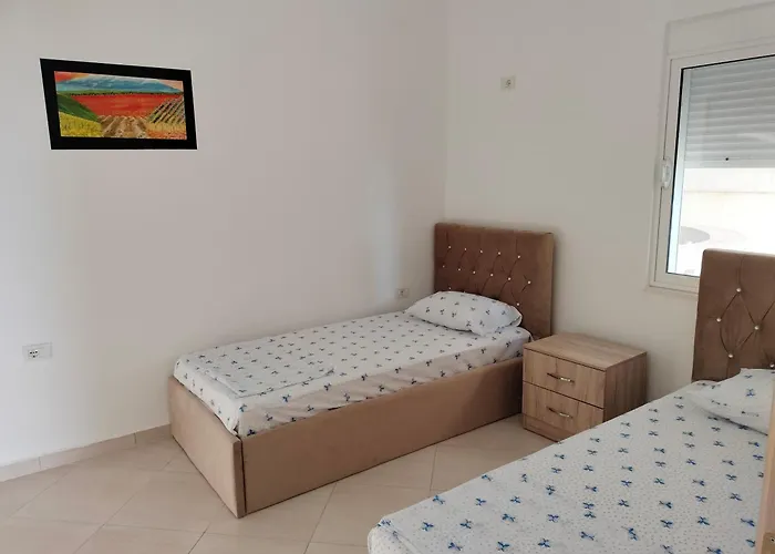 Taurasi White Saranda
