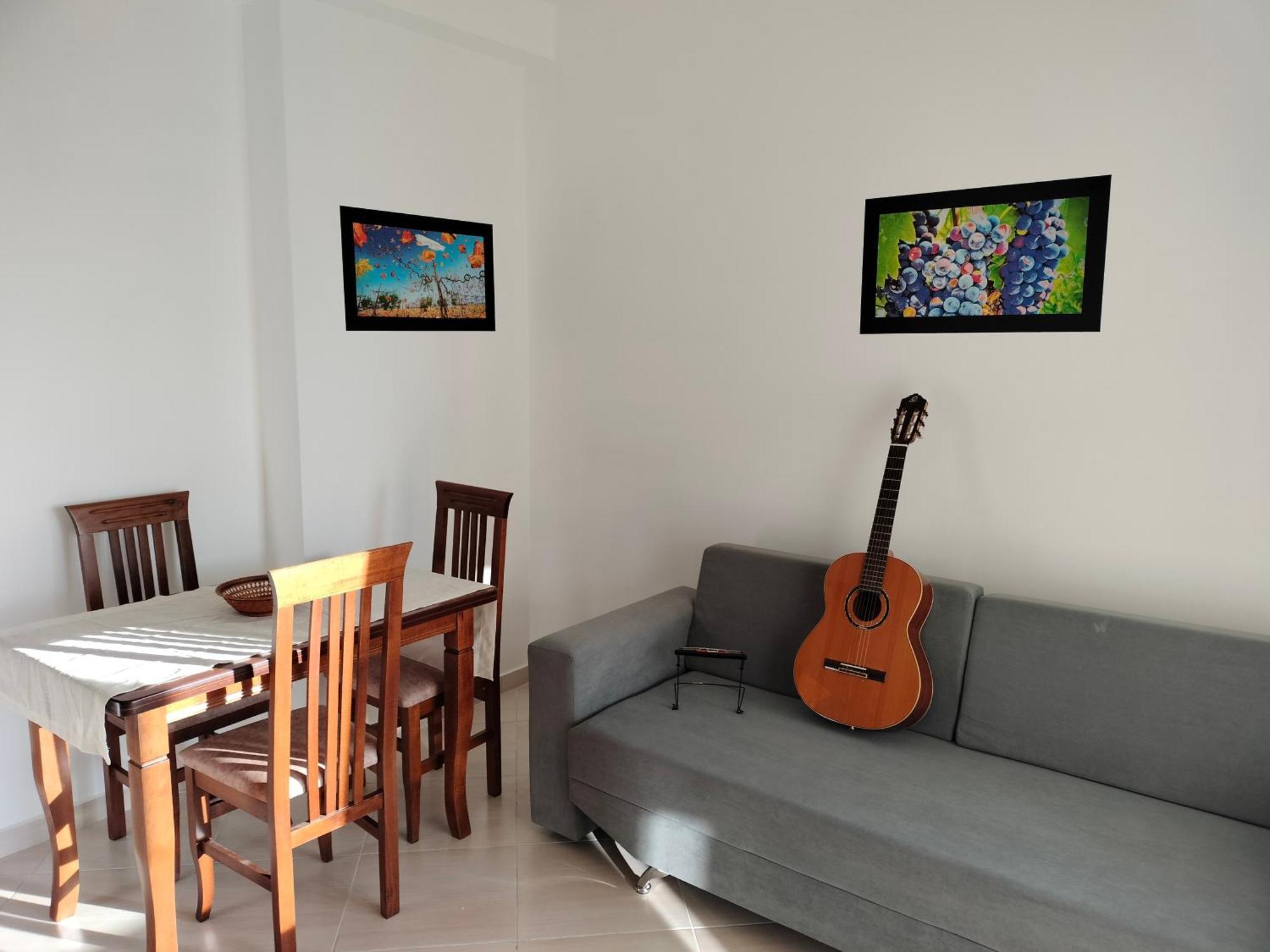 Apartment Taurasi White